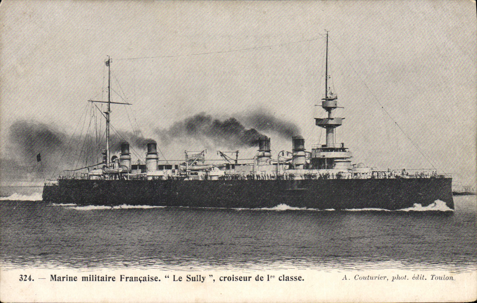 CPA Bateau de Guerre Le Sully Croiseur de 1ere classe 