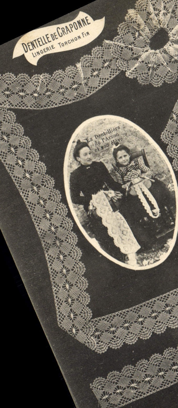 CPA Dentelle Dentelliere Craponne Dentelliere de l'Arzon et son eleve