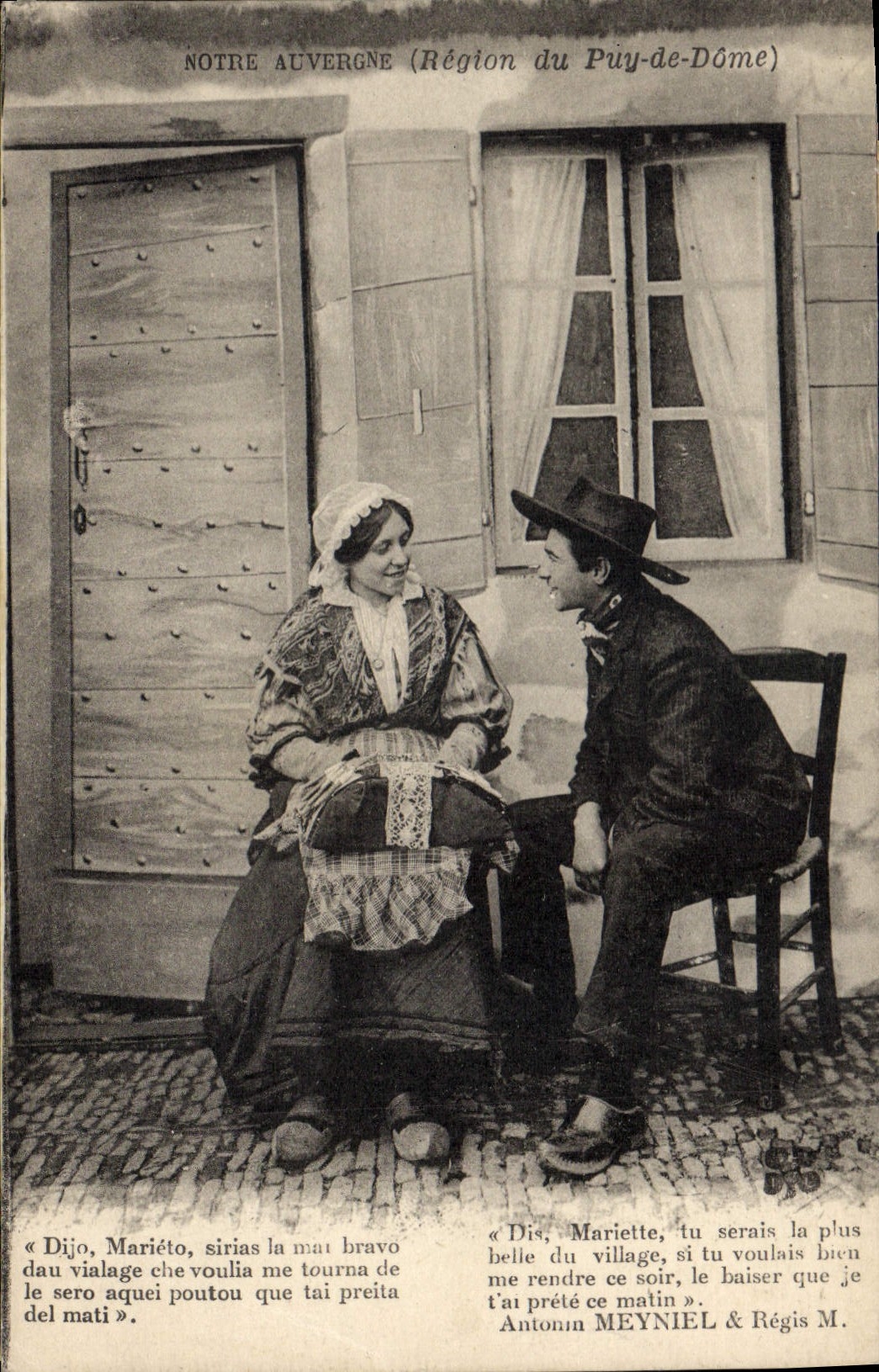 CPA Dentelle Dentelliere Auvergne 