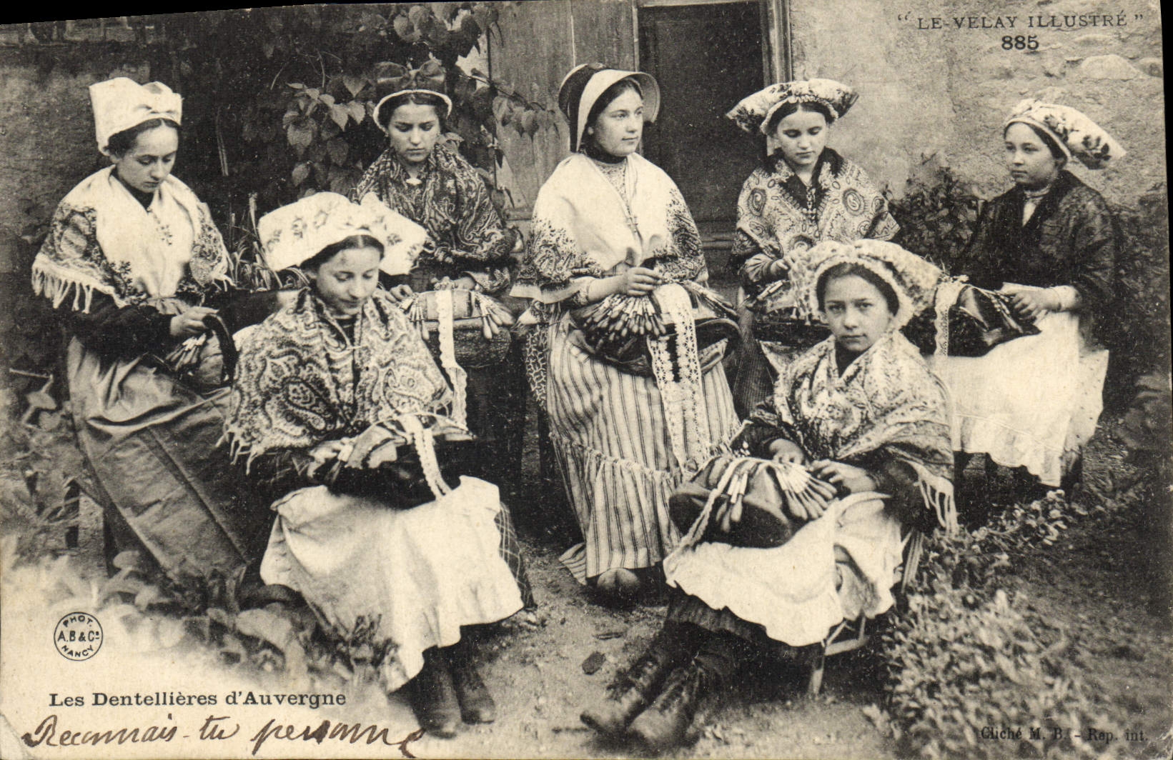 CPA Dentelle Dentelliere Le Velay Les Dentellieres d'Auvergne 