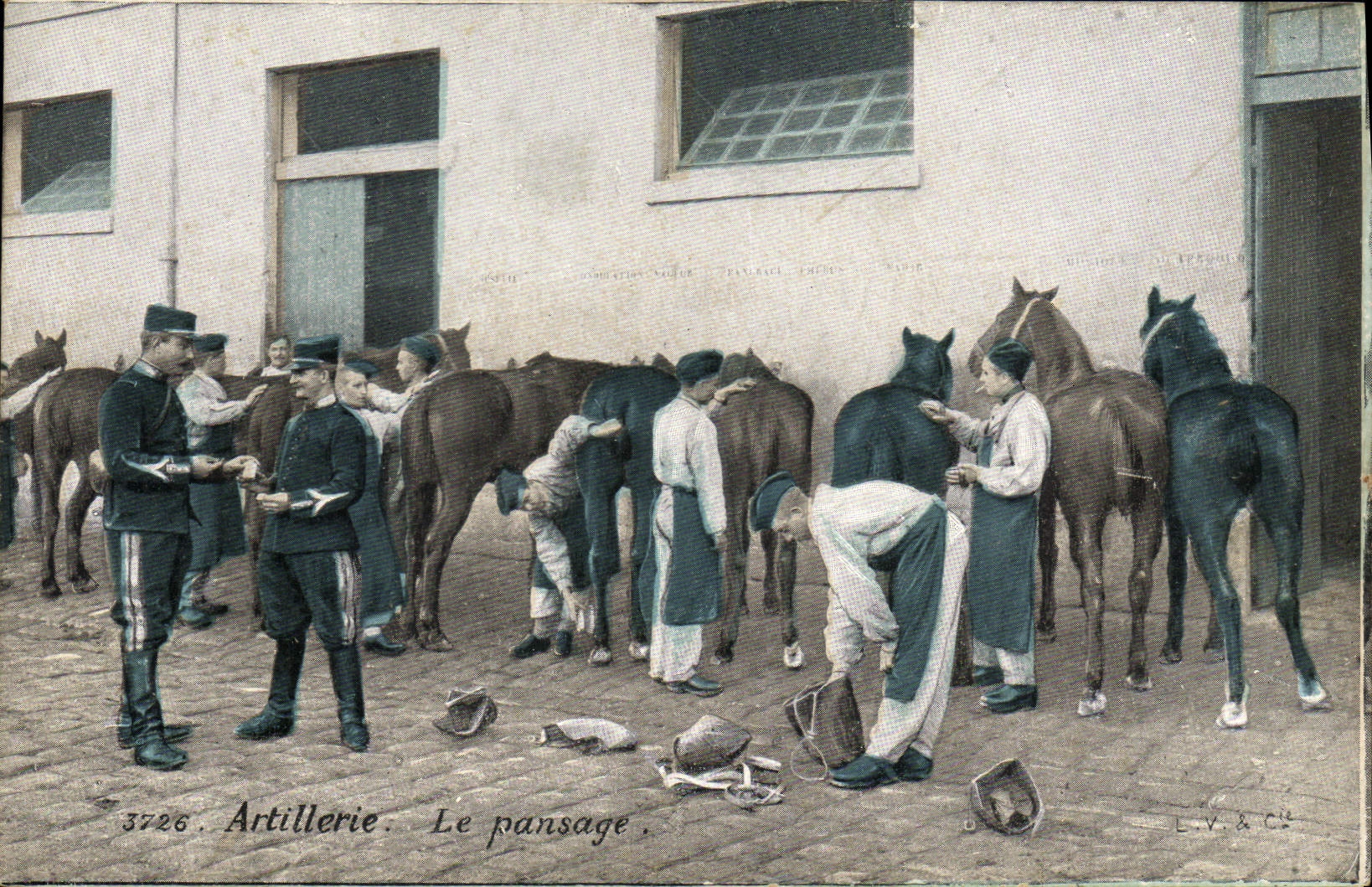 CPA Cheval Equitation Hippisme Le pansage Militaria 