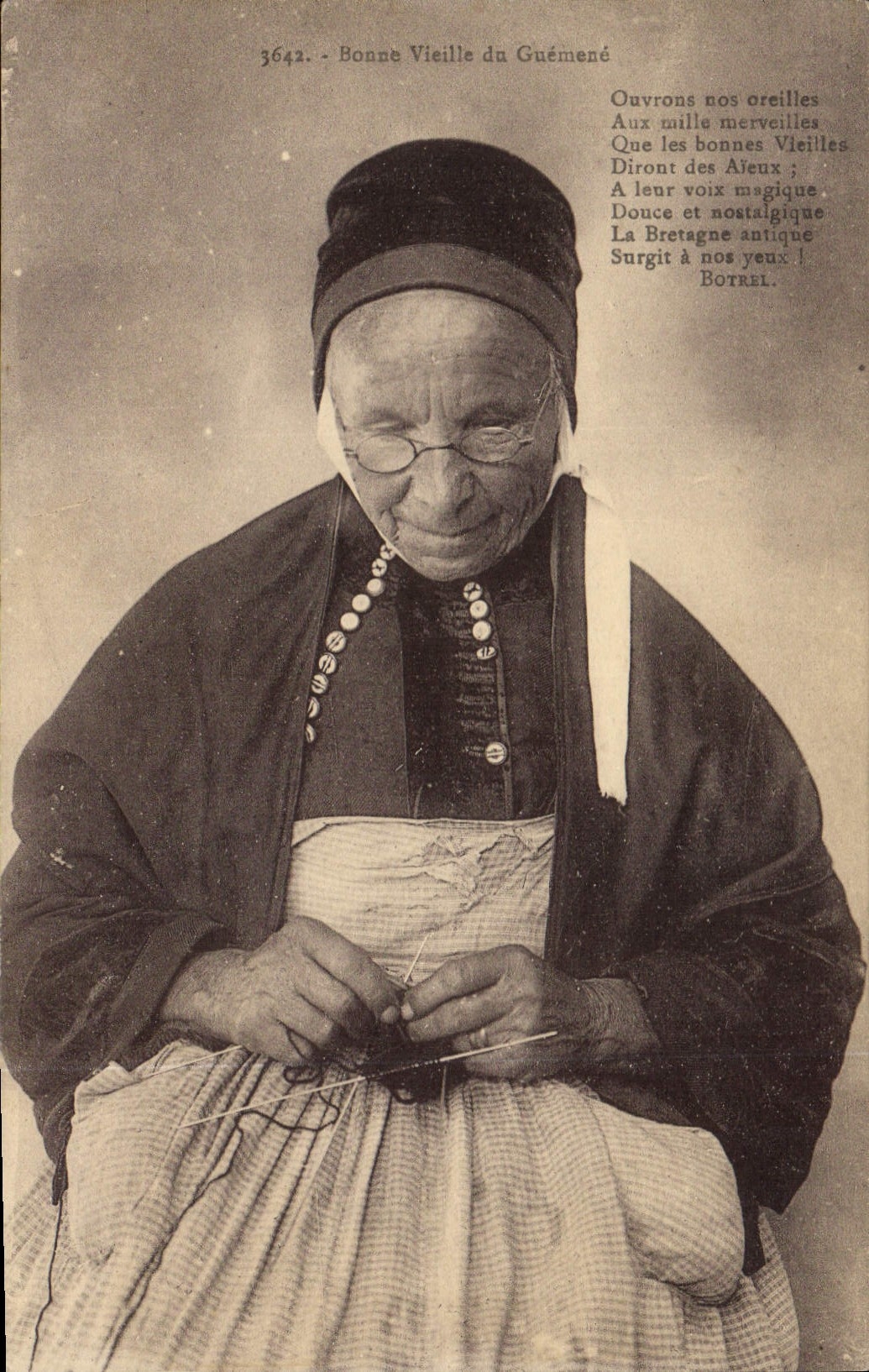 CPA Folklore Bonne vieille du Guemene 