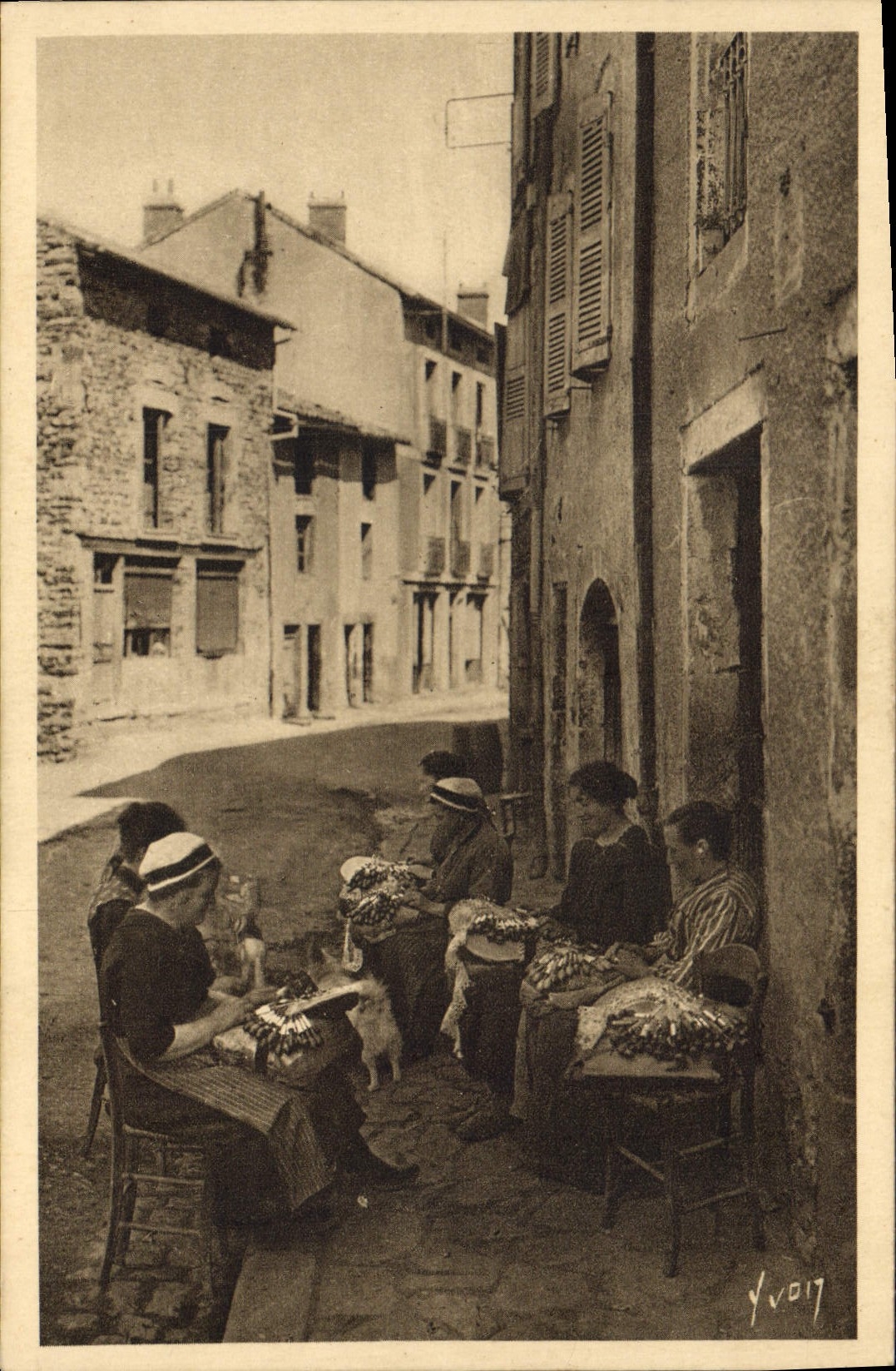 CPA Dentelle Dentelliere Le Puy Groupe de dentellieres 