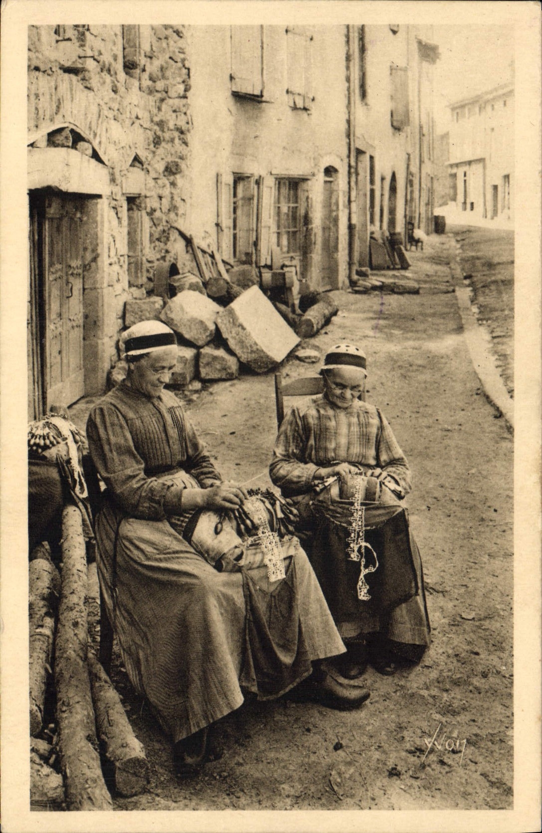 CPA Dentelle Dentelliere Le Puy Dentellieres de la ville 