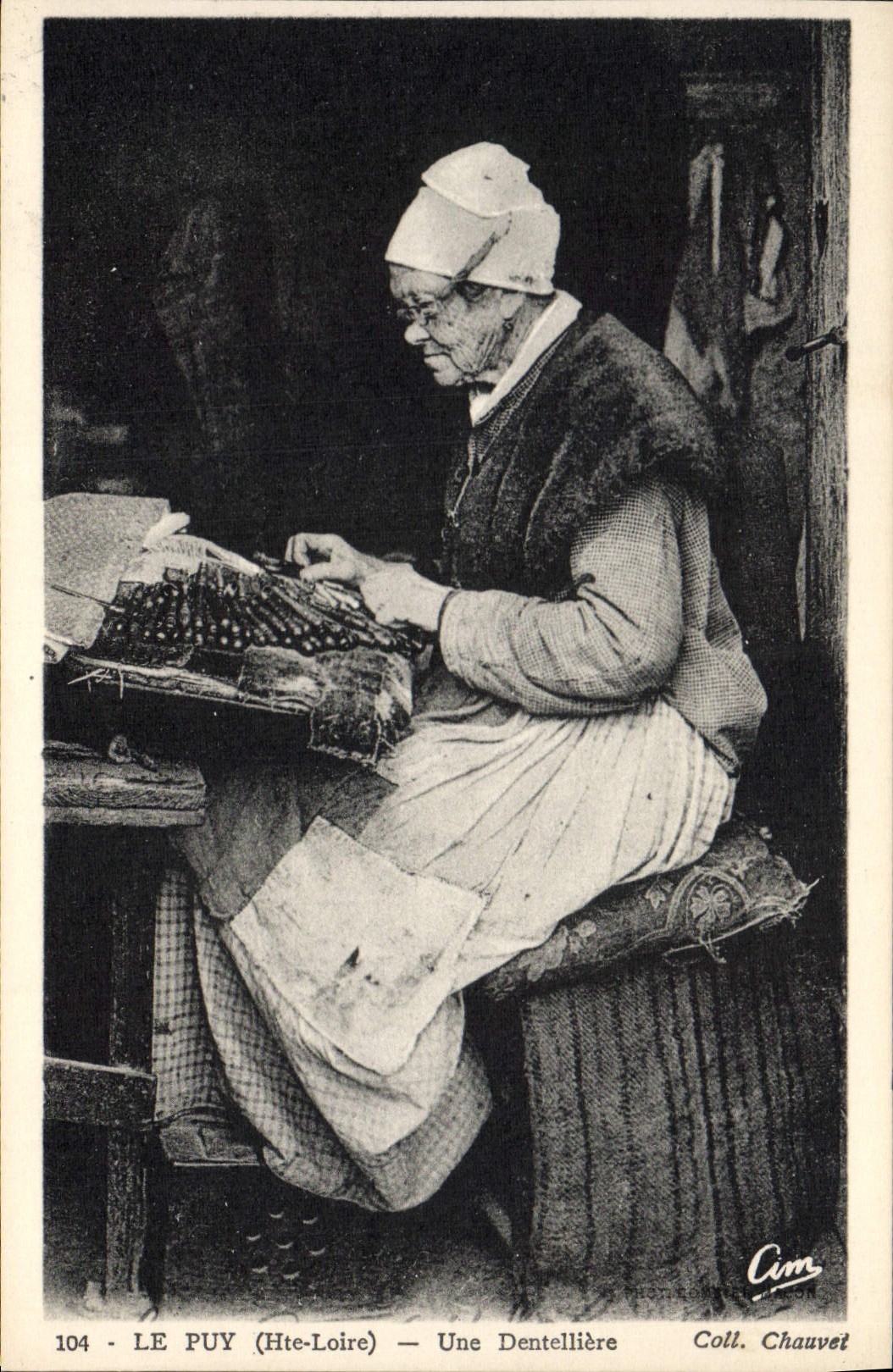 CPA Dentelle Dentelliere le Puy 