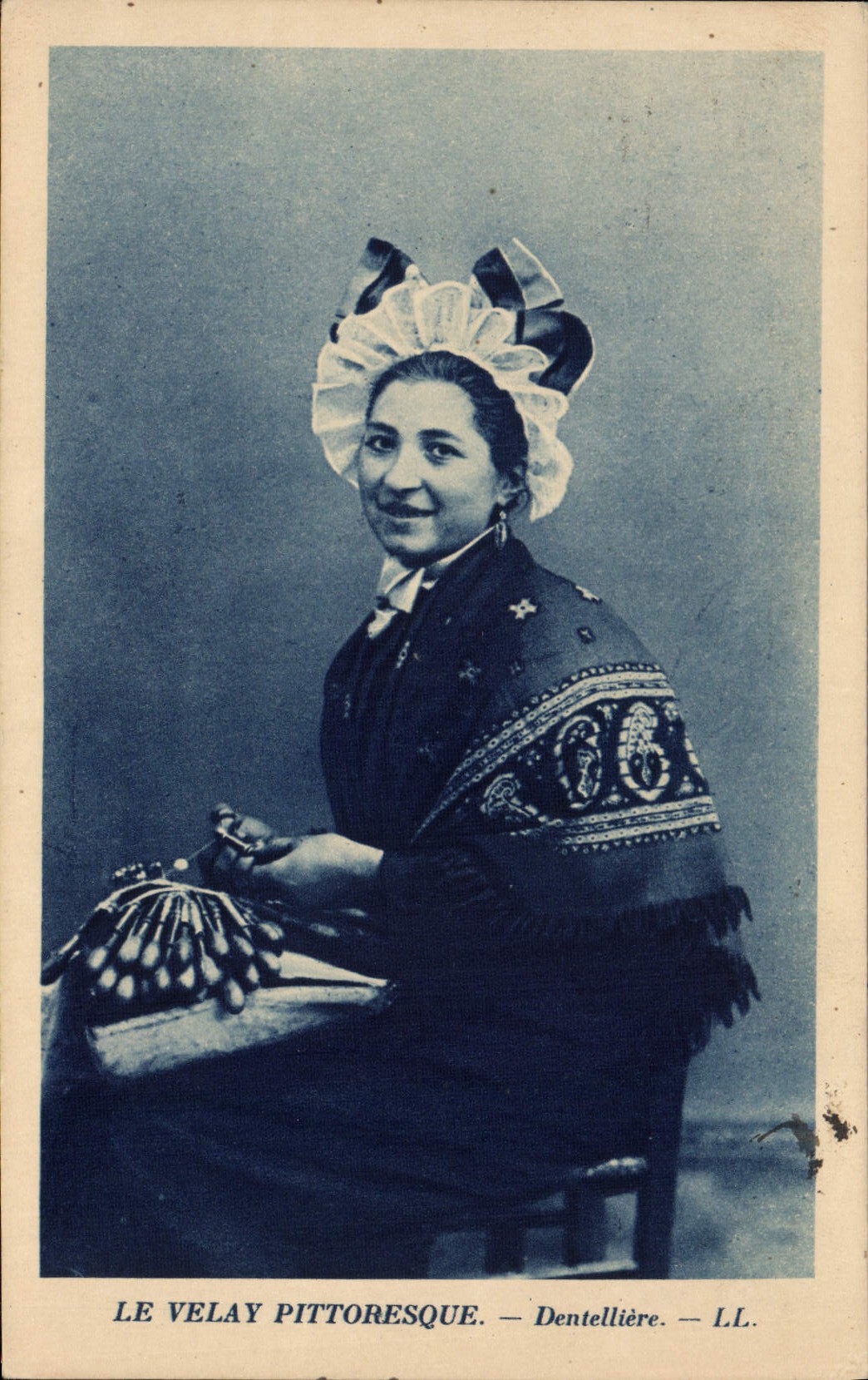 CPA Dentelle Dentelliere Le Velay 