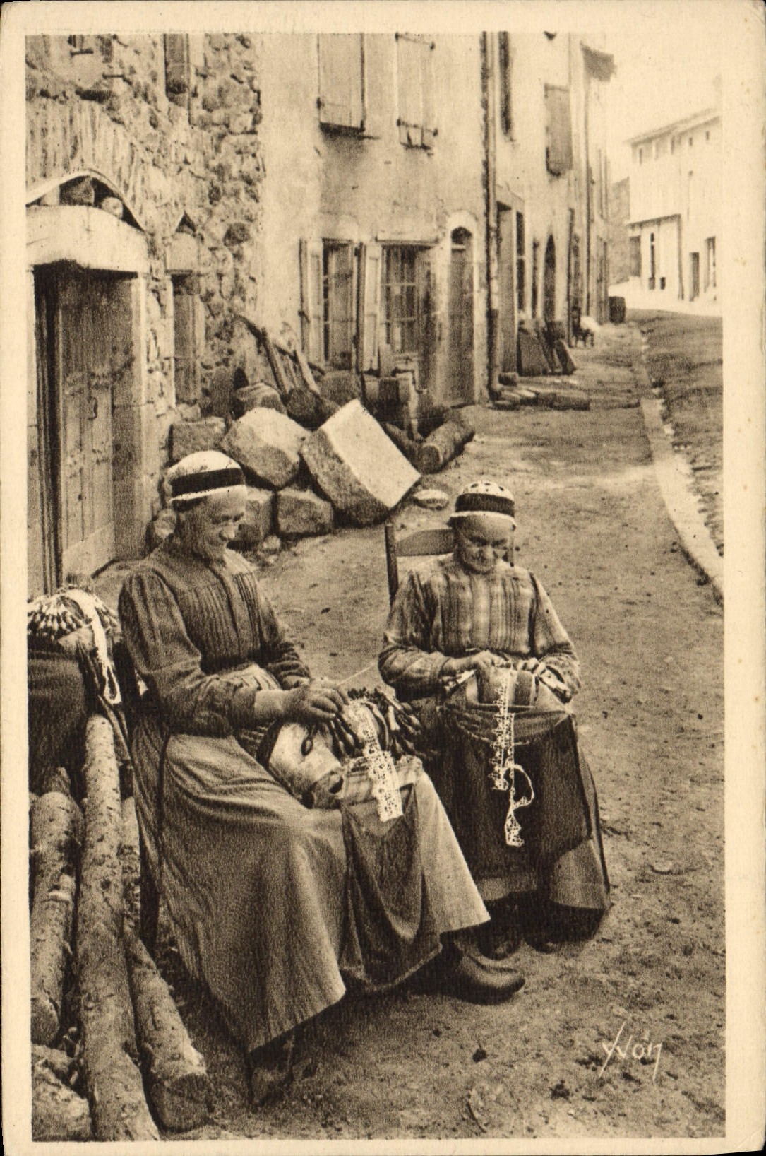 CPA Dentelle Dentelliere Le Puy Dentellieres de la ville