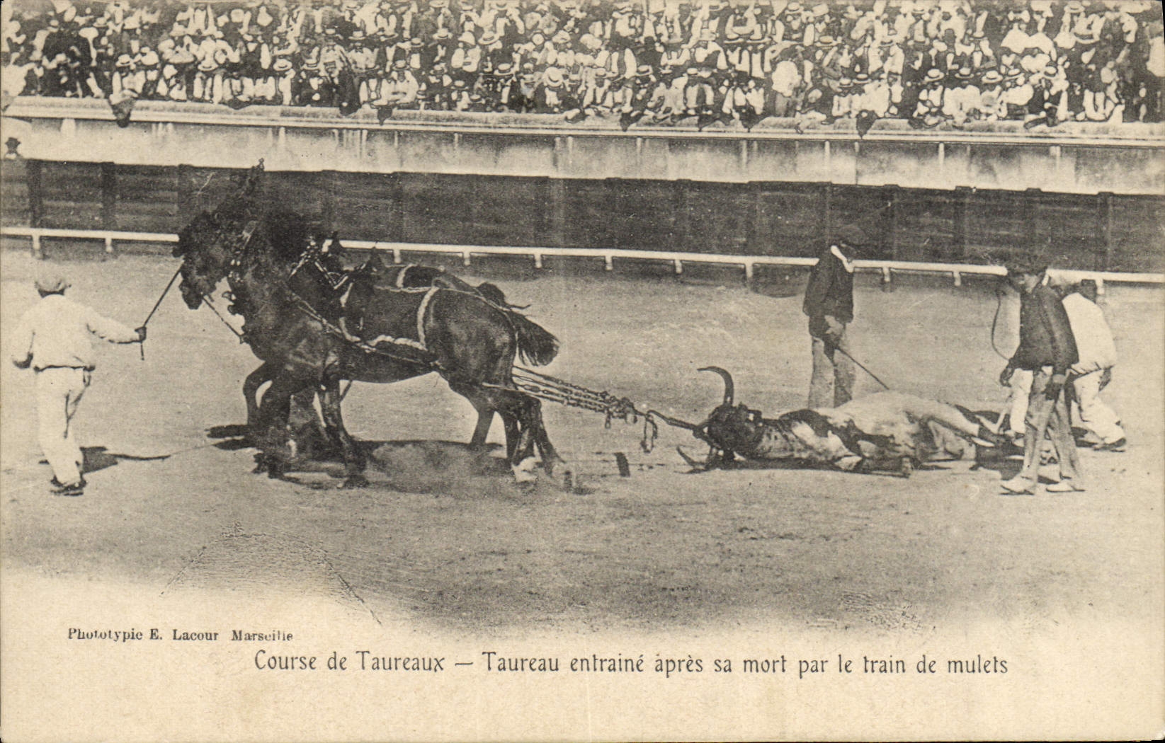 Postal Corrida Corrida de toros Una buena vara recargando