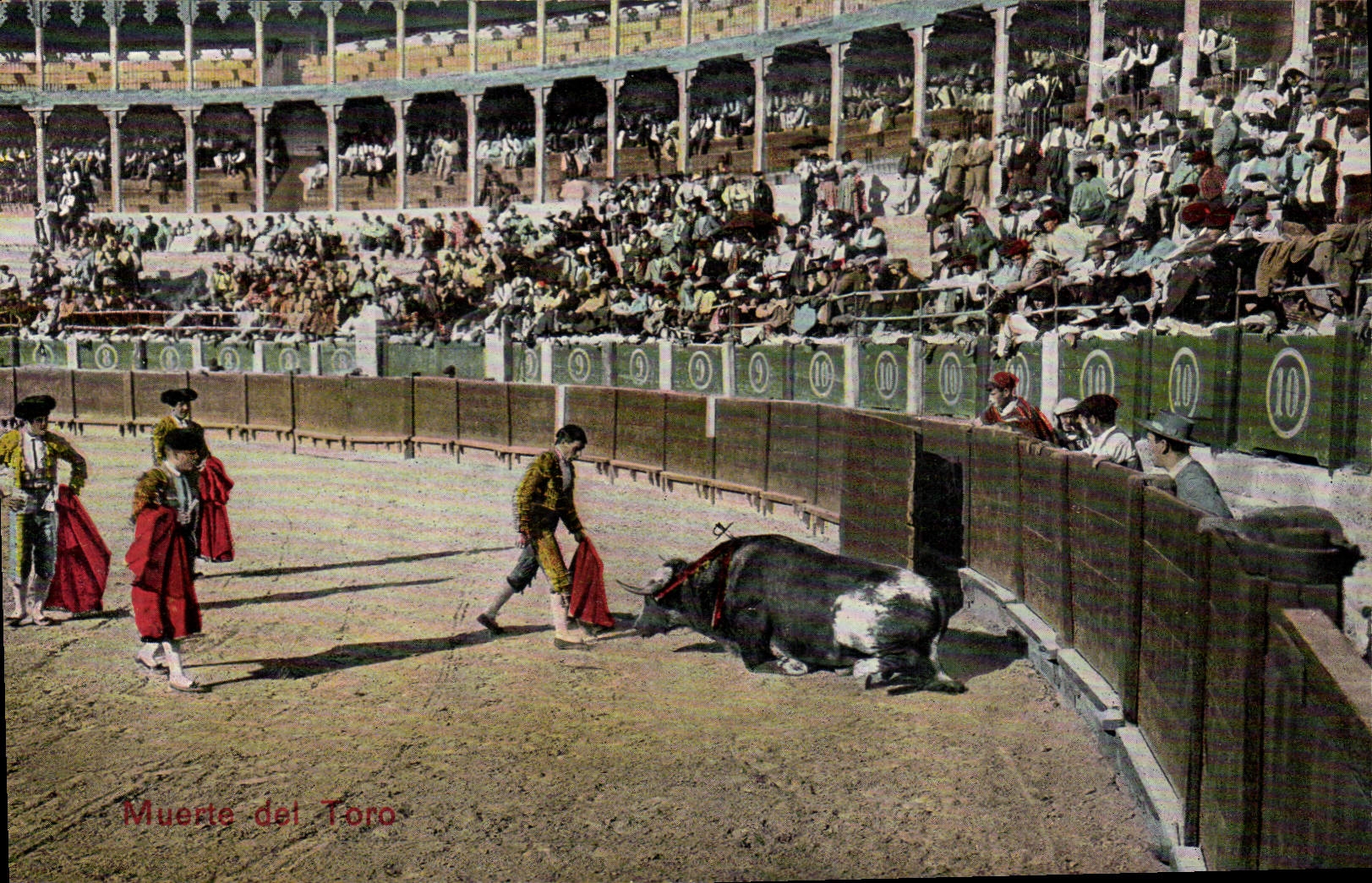 CPA Corrida Course de taureaux Pase de muleta Banderillas 