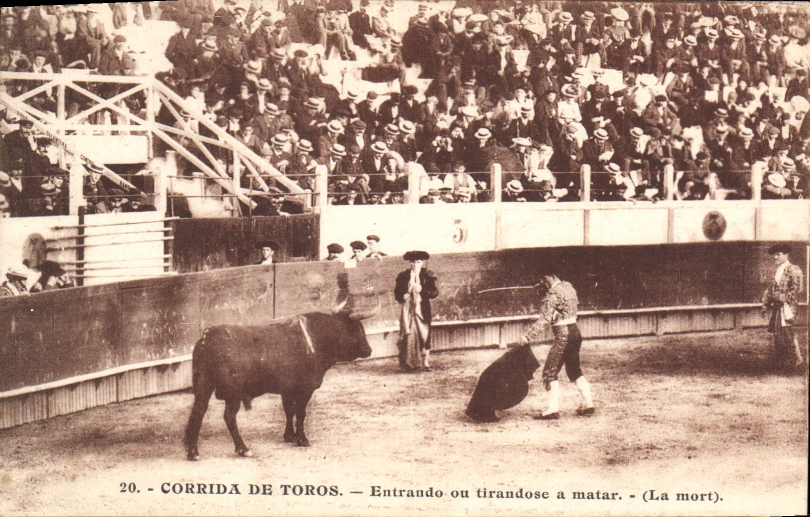 Postal Corrida Curso de toros Entrando o de tirandosc tiene matar la muerte