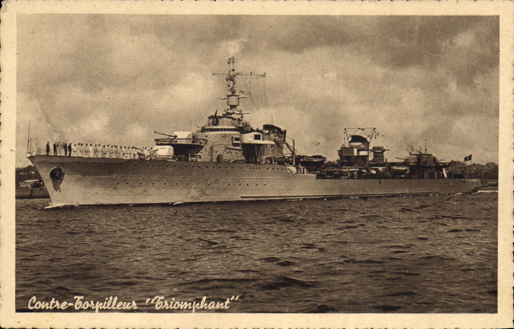CPA Bateau de Guerre Contre torpilleur Triomphant 