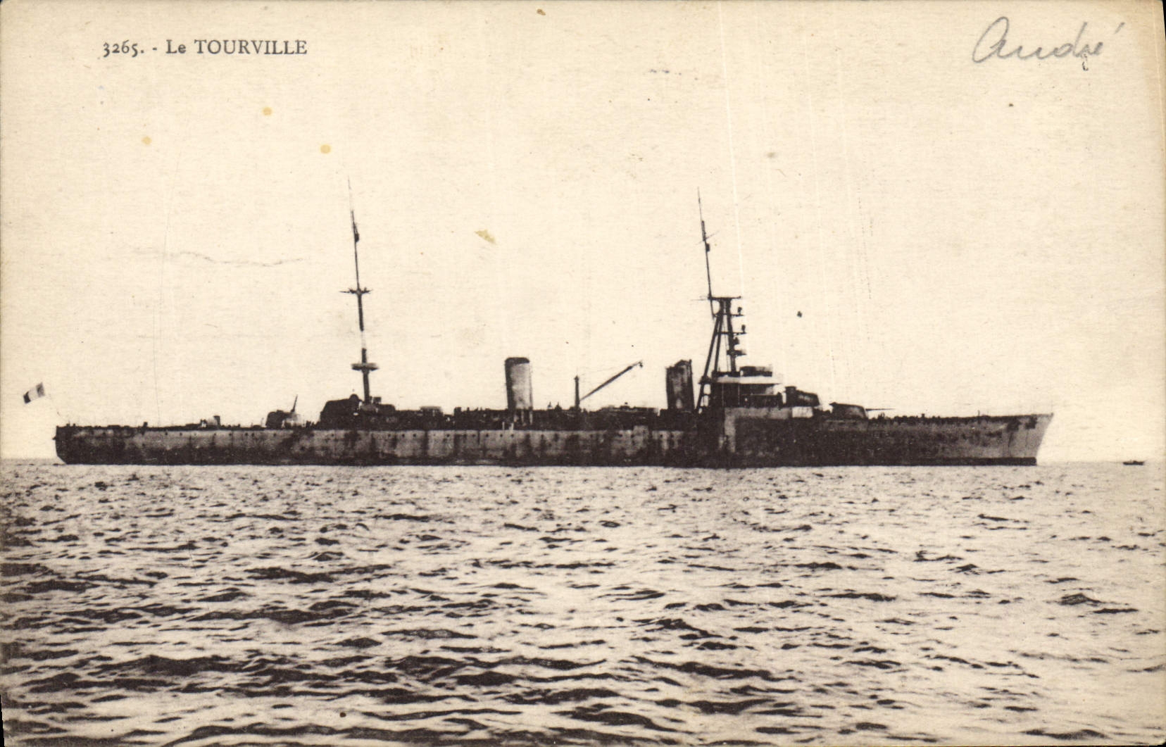 CPA Bateau de Guerre Le Tourville 