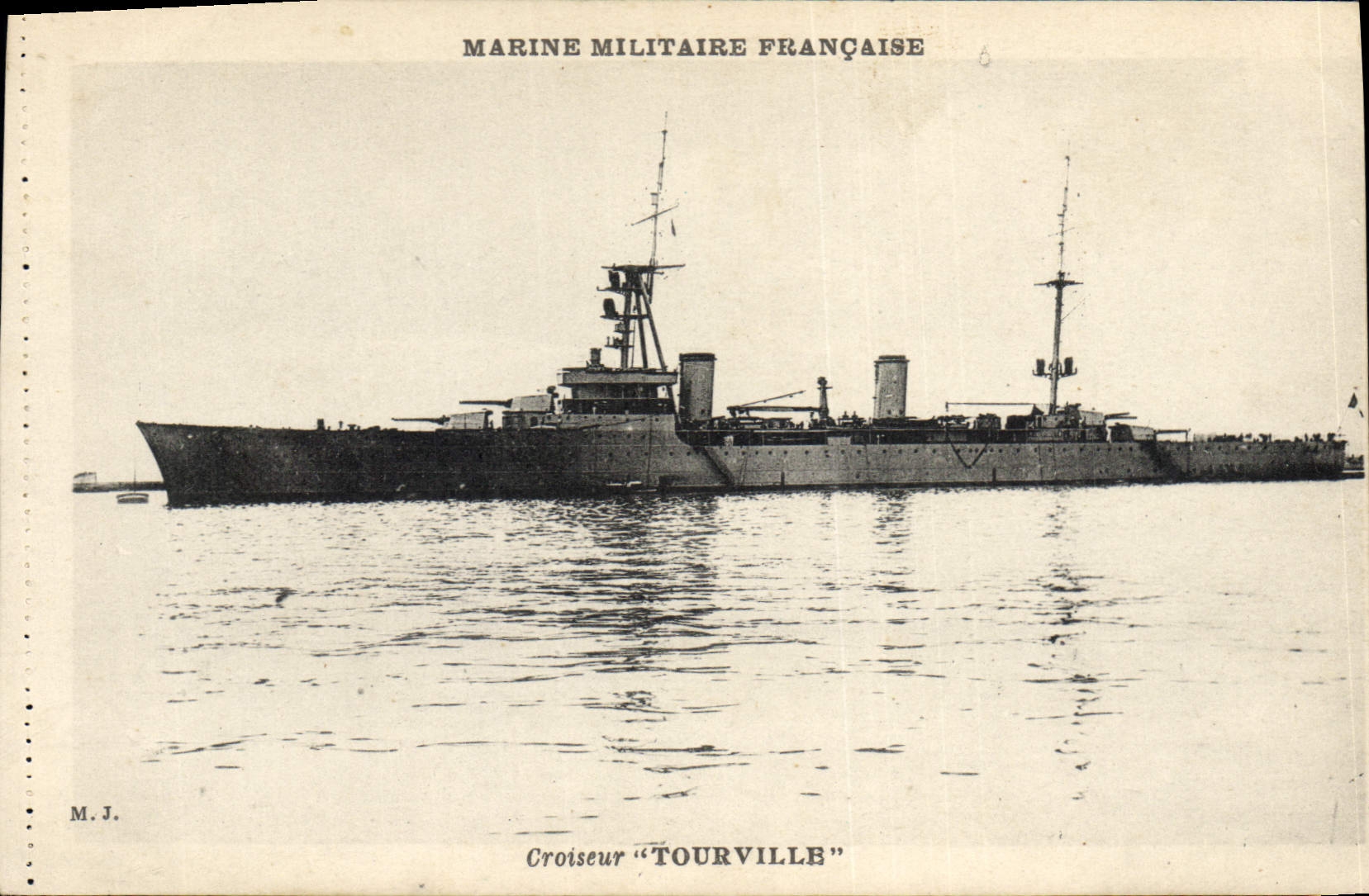 CPA Bateau de Guerre Croiseur Tourville 