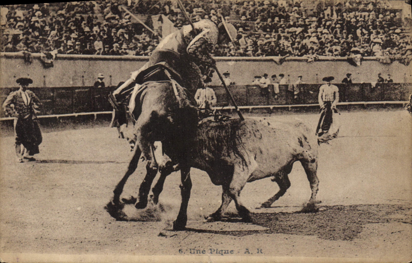CPA Corrida Course de taureaux Une pique 