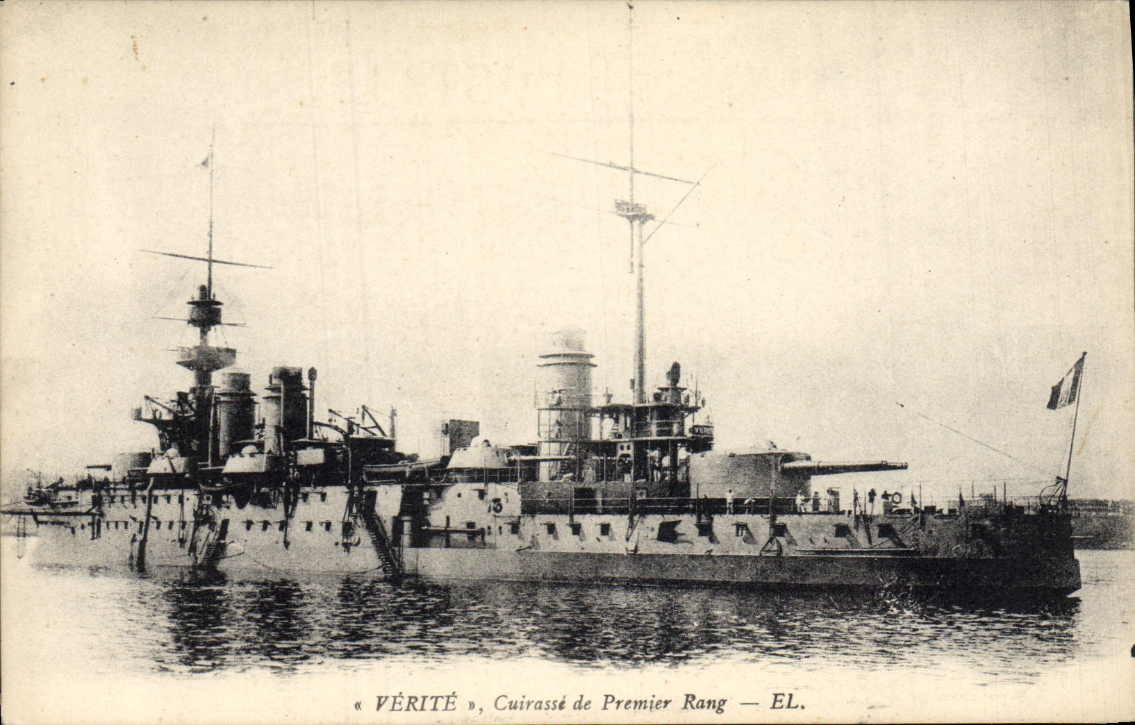 CPA Bateau de Guerre Verite Cuirasse de premier rang 