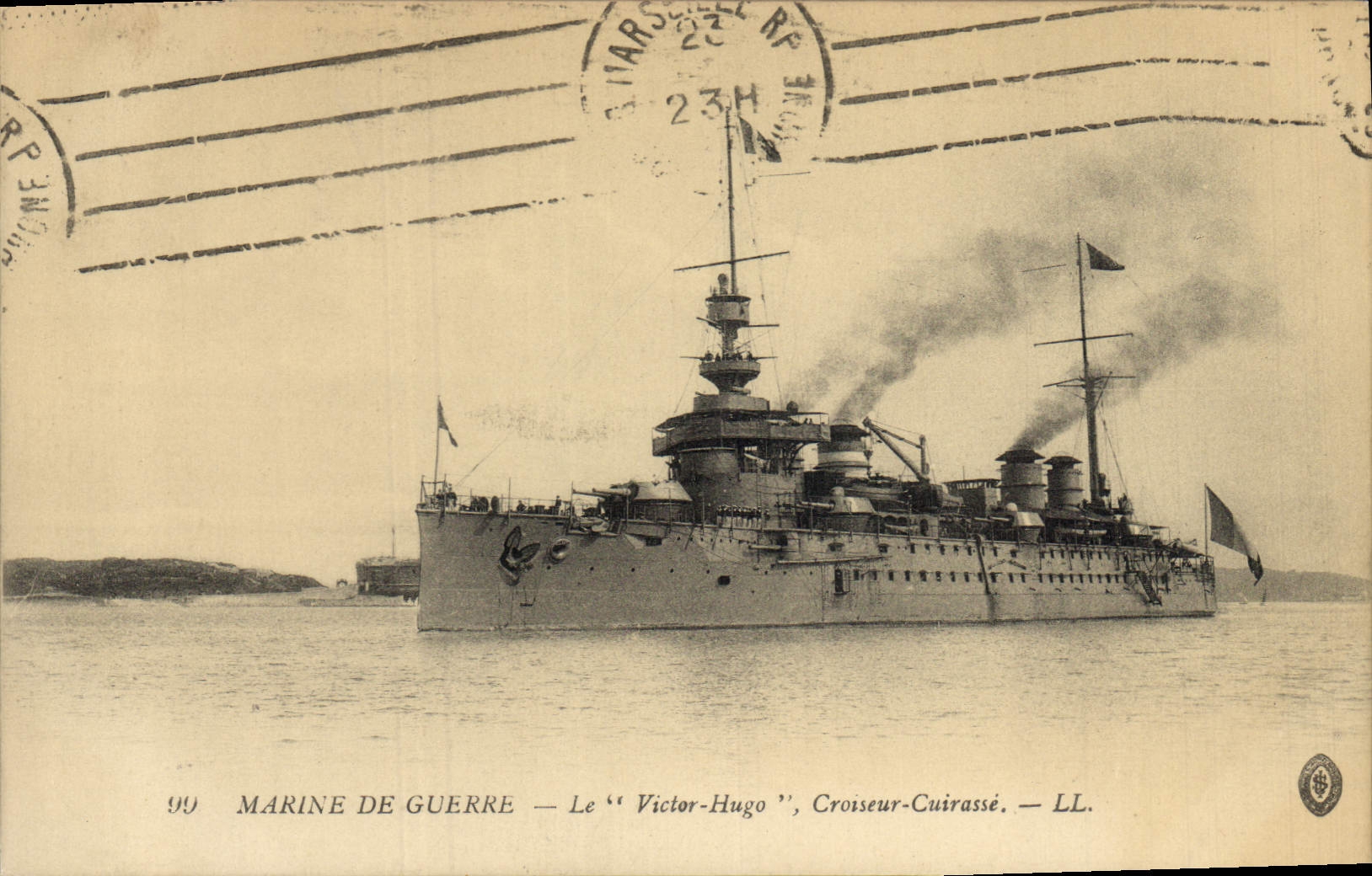 CPA Bateau de Guerre le Victor Hugo Croiseur cuirasse 