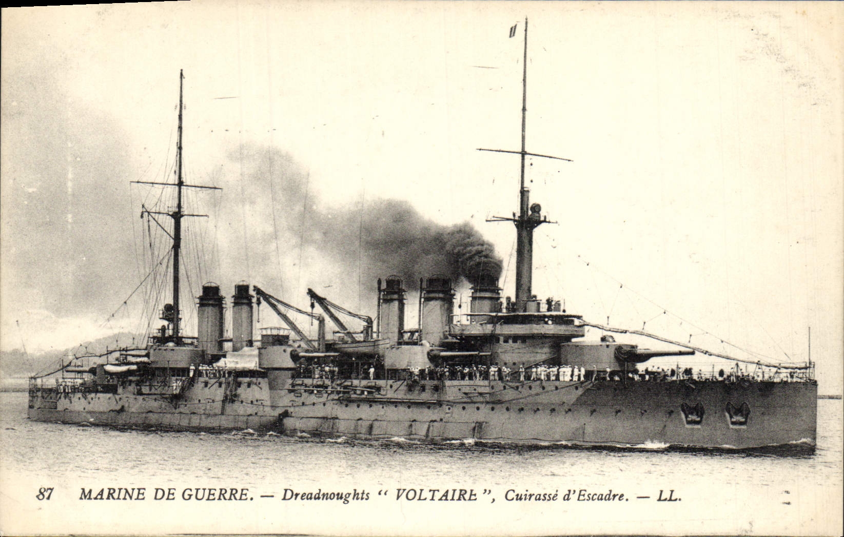 CPA Bateau de Guerre Dreadnoughts Voltaire Cuirasse d'escadre 