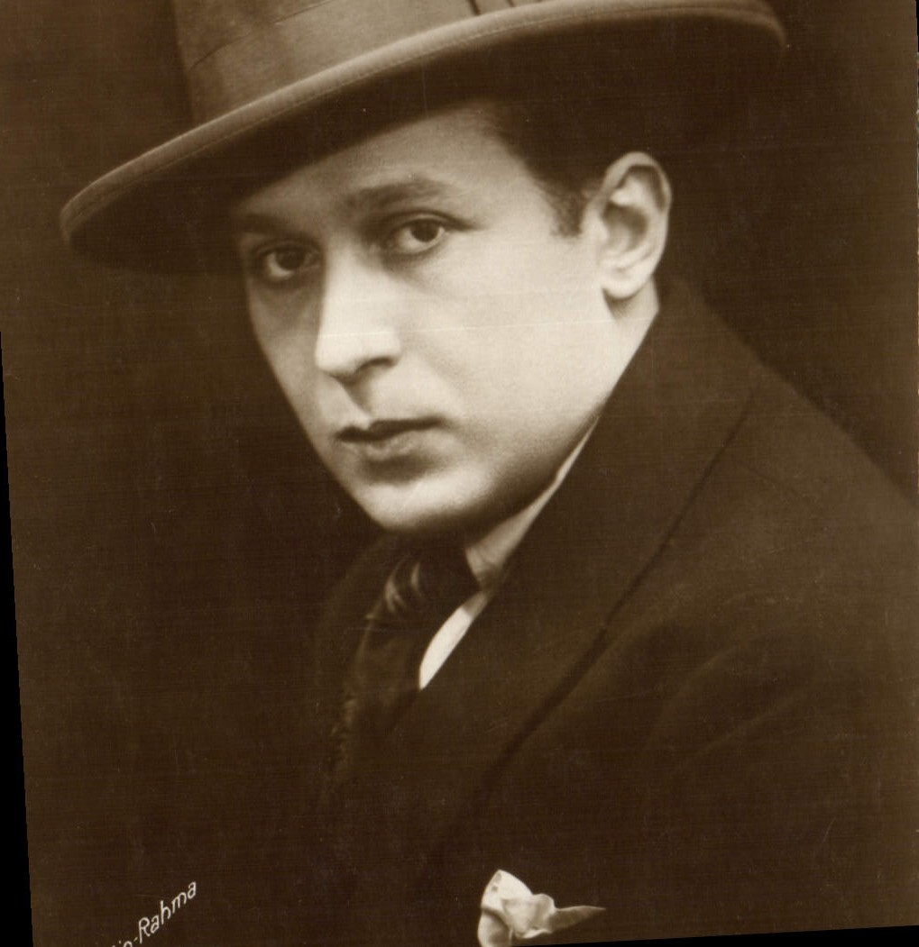 Modern Postcard Cinema G of Gravoine