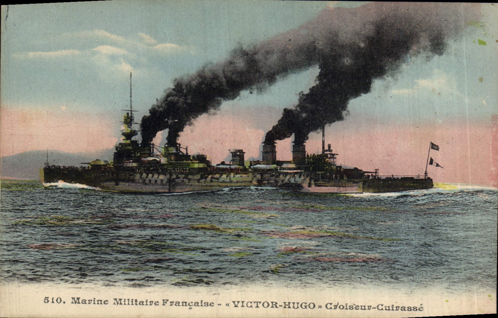 CPA Bateau de Guerre Le Victor Hugo Croiseur Cuirasse 