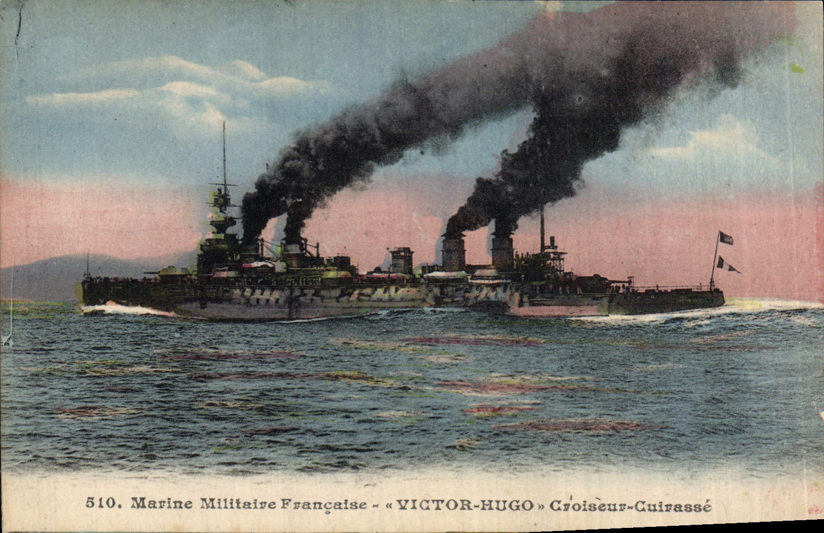 CPA Bateau de Guerre Le Victor Hugo Croiseur Cuirasse 