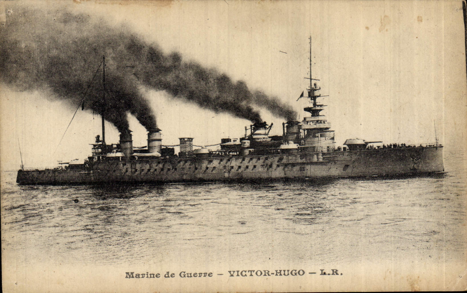 CPA Bateau de Guerre Victor Hugo 