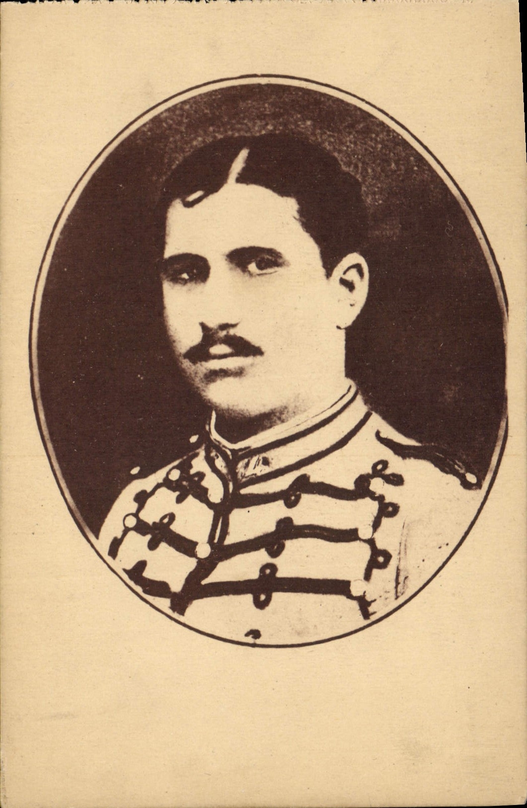 CPA L'officier Charles de Foucauld en costume du 4eme Hussards Militaria 