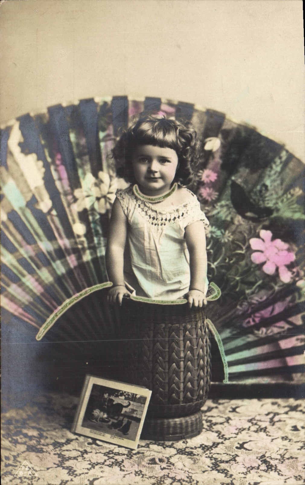 CPA Fantaisie Eventail Enfant