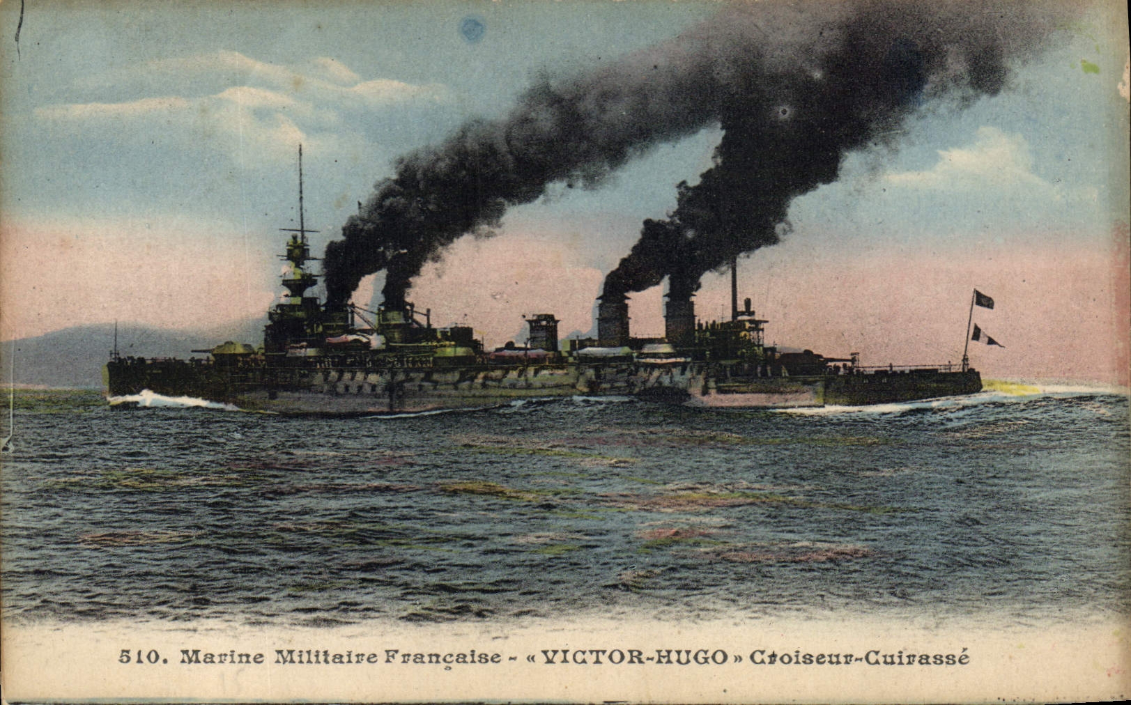 CPA Bateau de Guerre Victor Hugo Croiseur Cuirasse
