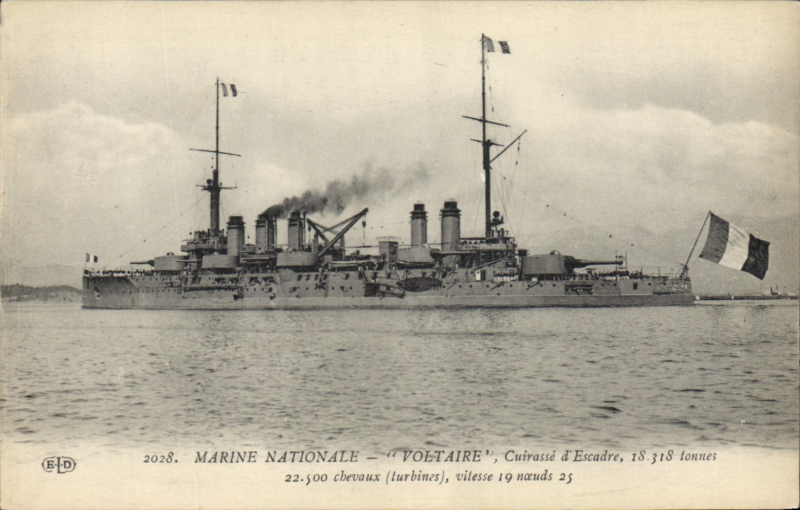 CPA Bateau de Guerre Voltaire Cuirasse d'escadre