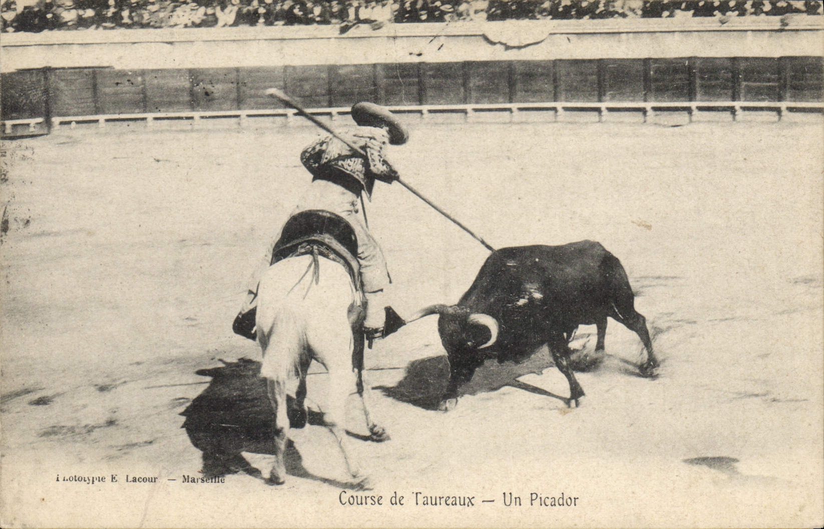CPA Corrida Course de taureaux Un picador 