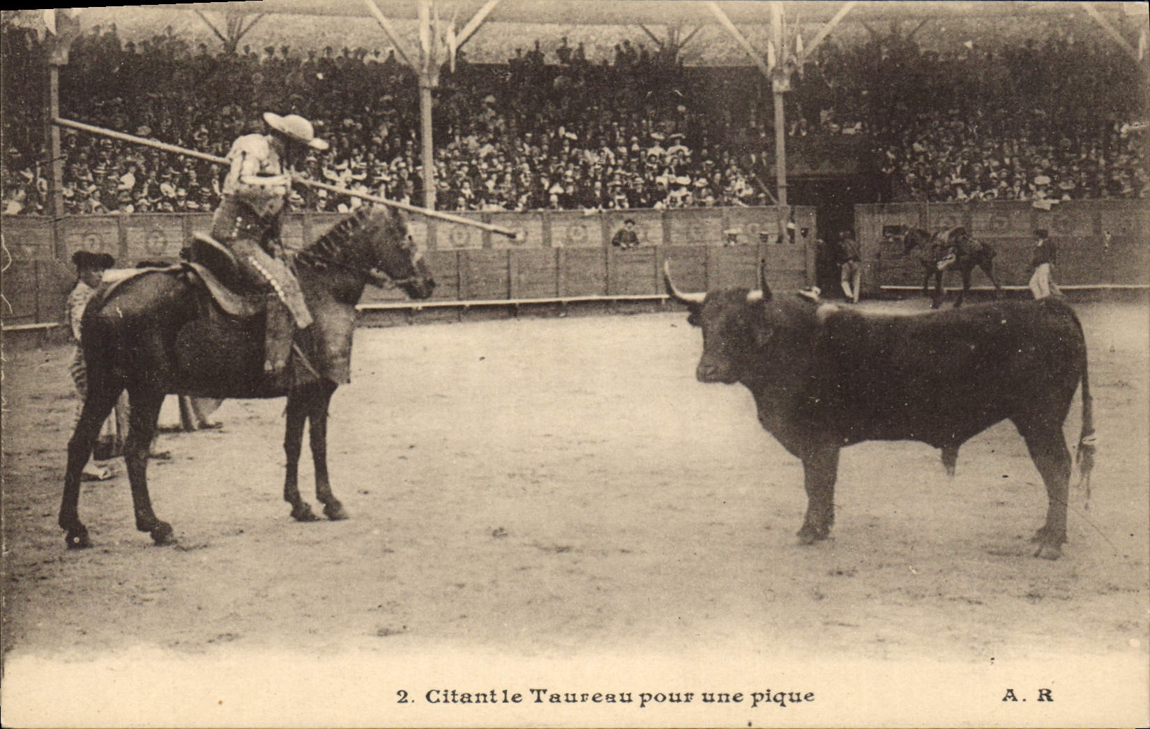 CPA Corrida Course de taureaux Citant le taureau pour une pique 