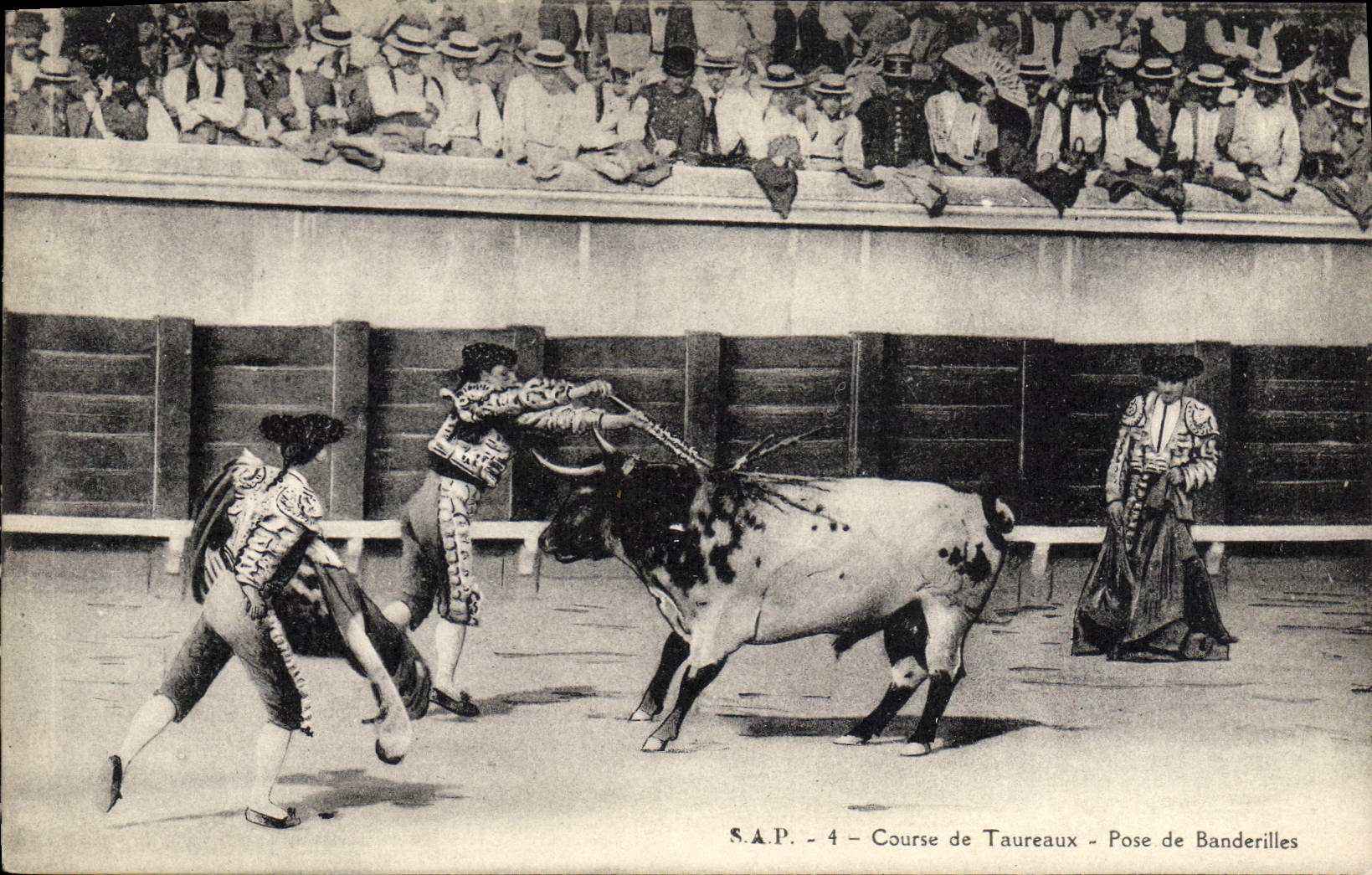 CPA Corrida Course de taureaux Pose de banderilles 