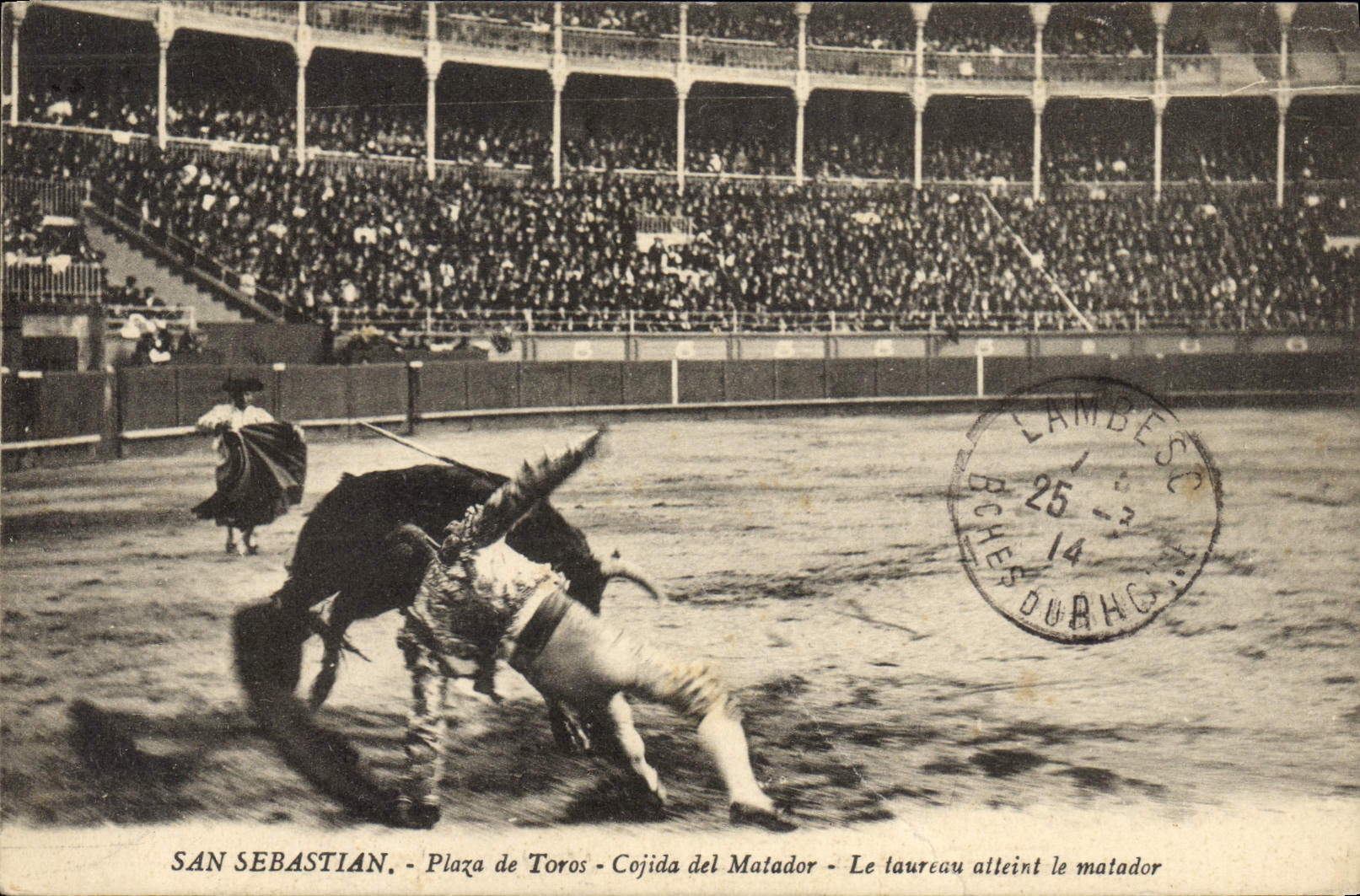 Postal Corrida Curso de toros San Sebastian Plaza de toros Cojida del matador