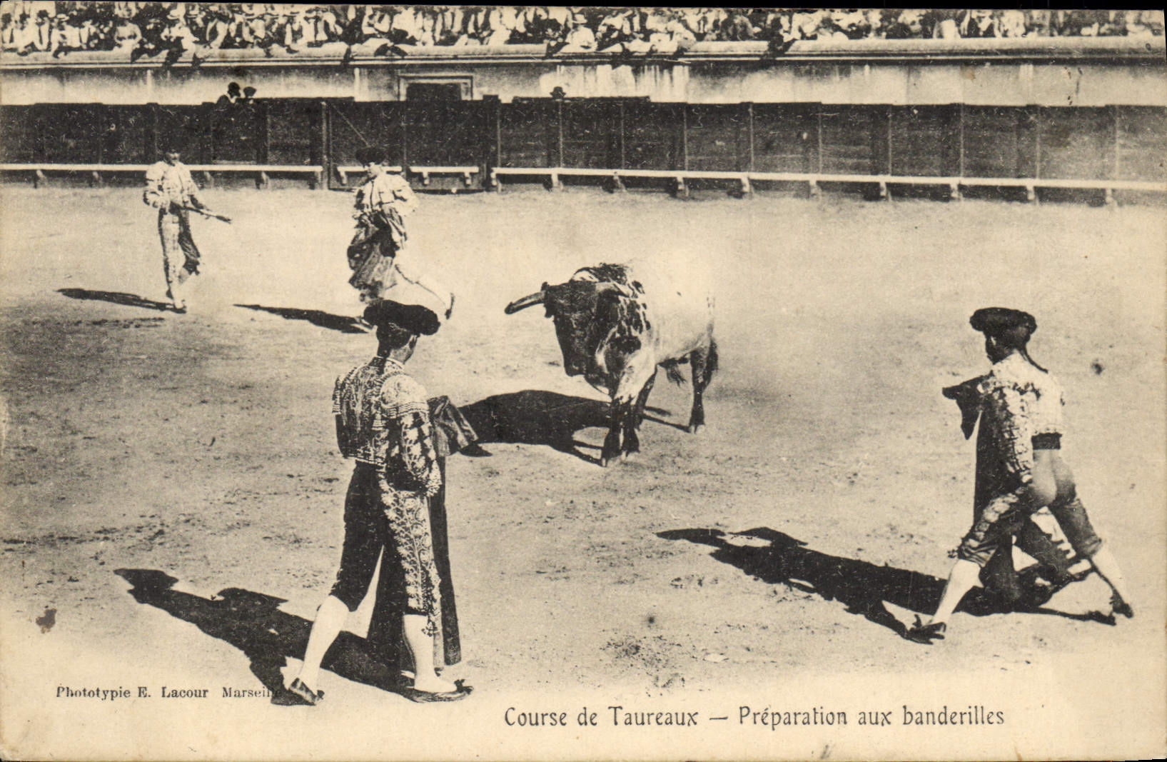 CPA Corrida Course de taureaux Preparation aux banderilles