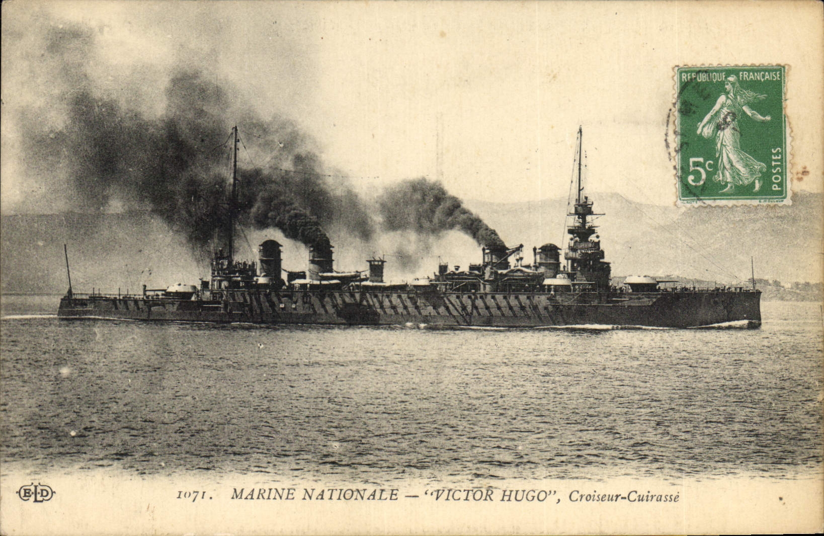 CPA Bateau de Guerre Victor Hugo Croiseur Cuirasse