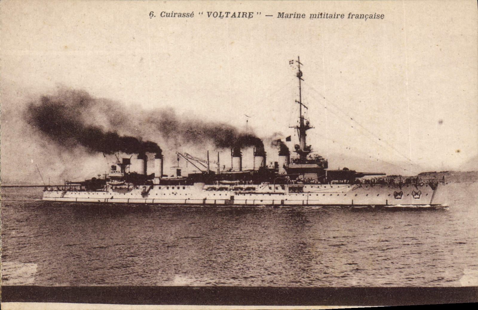 CPA Bateau de Guerre Voltaire Cuirasse 