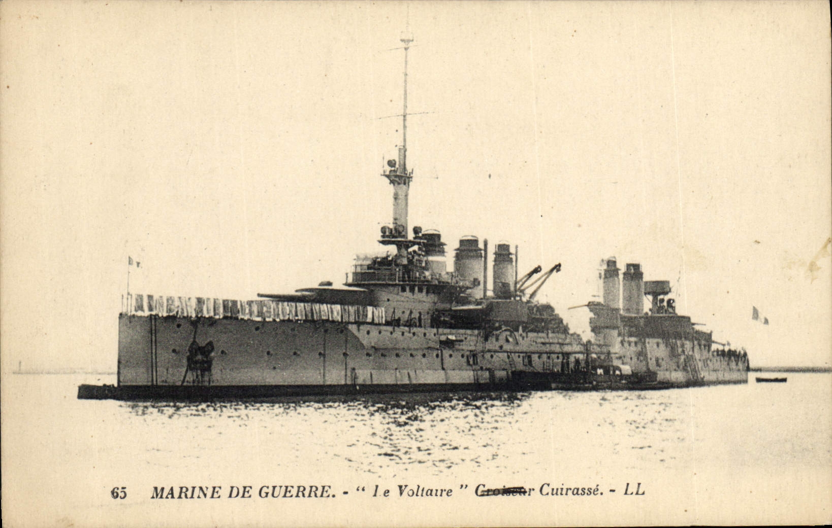 CPA Bateau de Guerre Le Voltaire Croiseur Cuirasse