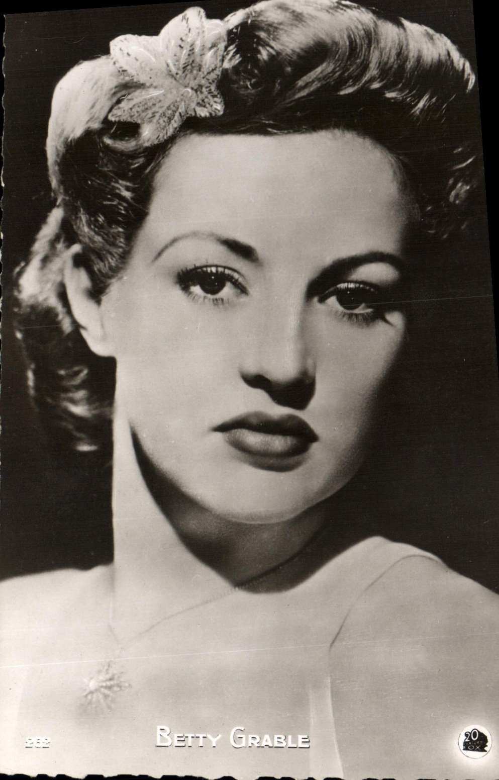 Postal Cine Betty Grable