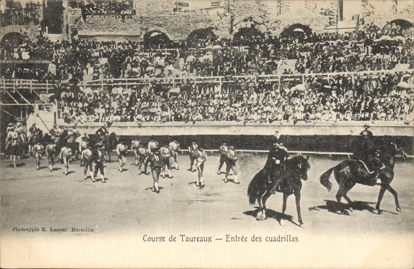 CPA Corrida Course de taureaux Entree des cuadrillas