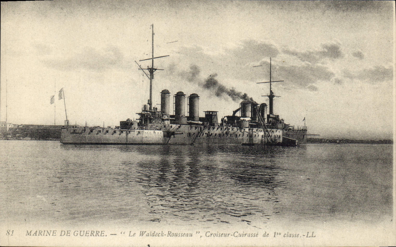 CPA Bateau de Guerre Waldeck Rousseau Croiseur Cuirasse de 1ere classe