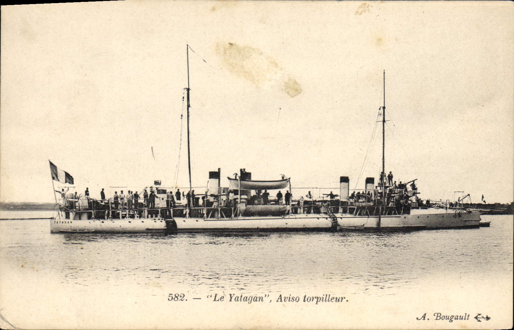 CPA Bateau de Guerre Le Yatagan Aviso Torpilleur 