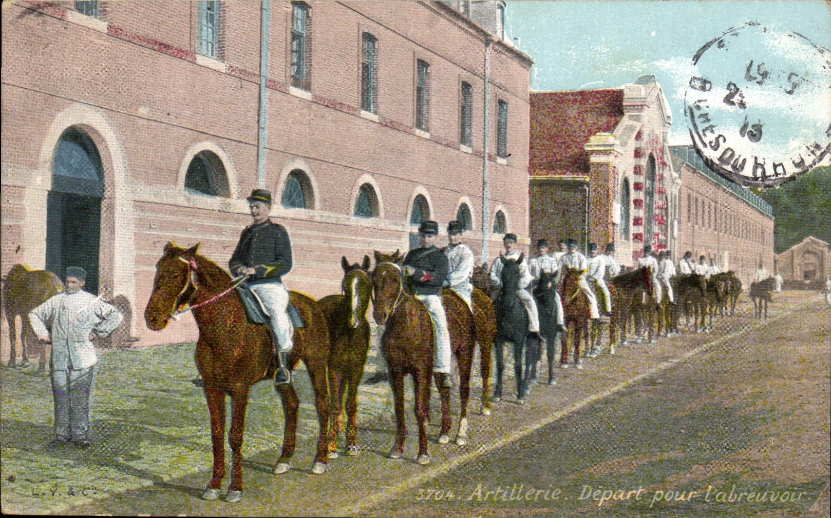 CPA Militaria LVC Infanterie Depart pour l'abreuvoir Chevaux