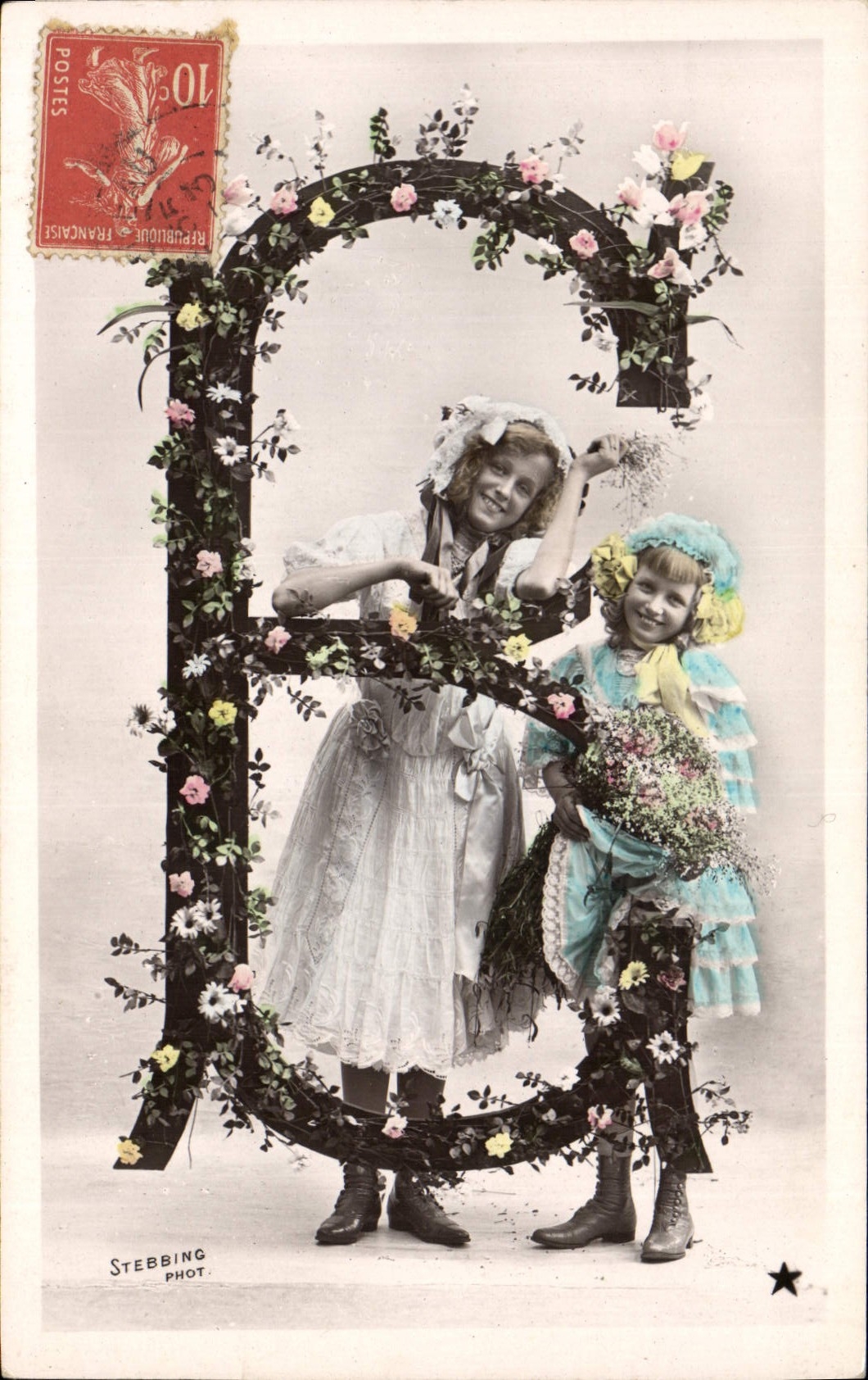 CPA Fantaisie Enfants Lettres Lettre B