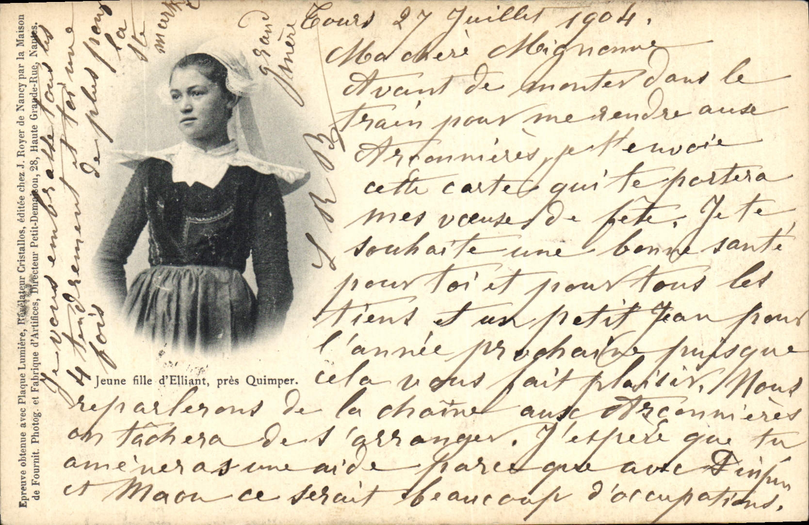 CPA Folklore Jeune fille d'Elliant pres Quimper 