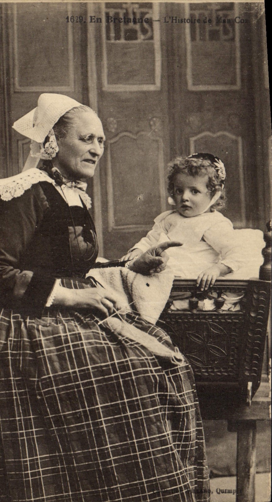 CPA Folklore L'histoire de Man Coa Bretagne 