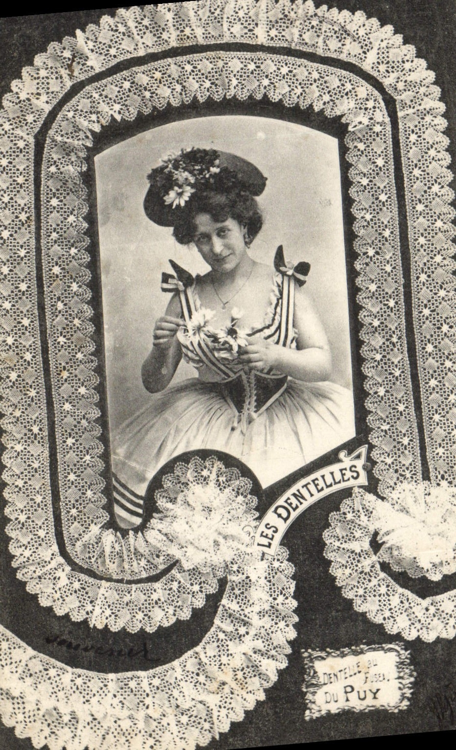 CPA Folklore Dentelle Dentelliere Le Puy 