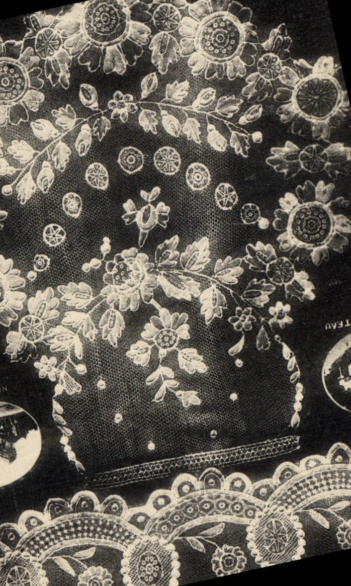 CPA Folklore Dentelle Ecole Dentelliere de Point d'Alencon 