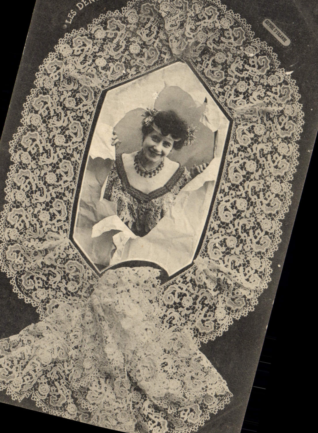 CPA Folklore Dentelle Dentelliere Irlande 