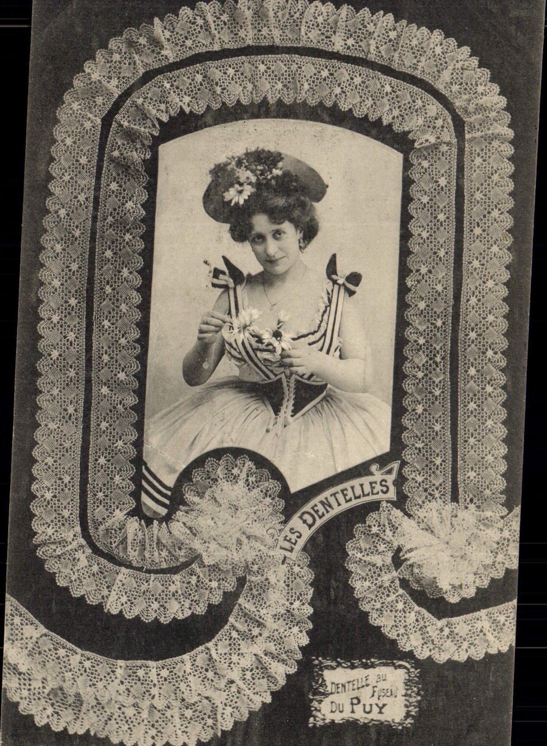 CPA Folklore Dentelle Dentelliere Le Puy 