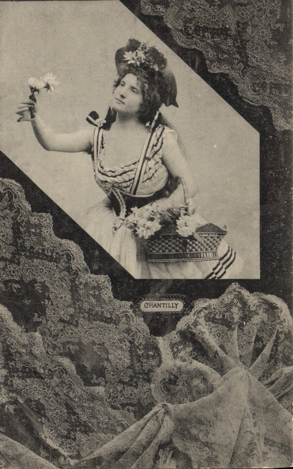 CPA Folklore Dentelle Dentelliere Chantilly 